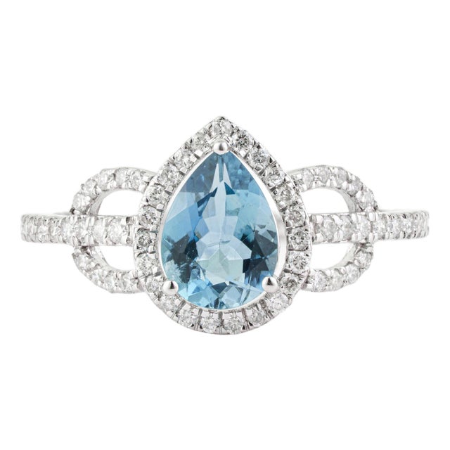 Chic Natural Aquamarine & Diamond Cocktail Ring Size 8 in 14k White Gold For Sale