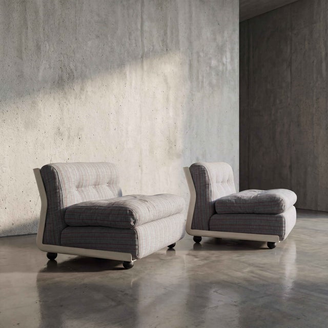 Mid-Century Modern Italian Amanta Chairs, Mario Bellini, 1960s For Sale - Image 3 of 10