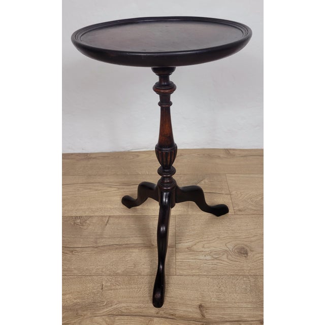 Victorian English Tripod Circular Wine Table in Mahogany, 1890 For Sale - Image 10 of 13