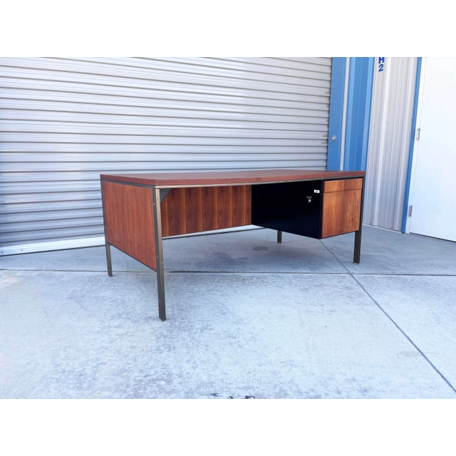 1960s Mid Century Walnut and Metal Executive Desk Styled After Knoll For Sale - Image 4 of 12