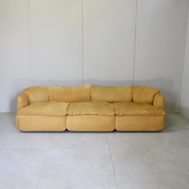 Animal Skin Ochre Suede Three-Seater Modular Sofa by Alberto Rosselli for Saporiti, Italy, 1970s For Sale - Image 7 of 12