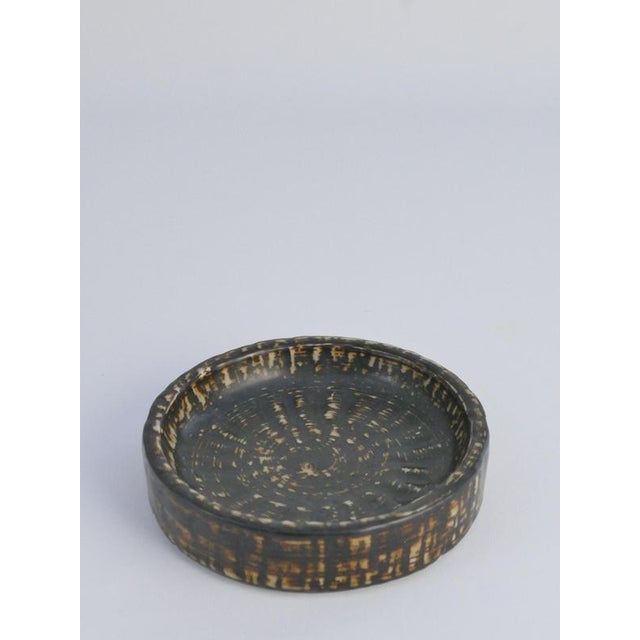 1960s Mid-Century Modern Brown Stoneware Rubus Bowl by Gunnar Nylund for Rörstrand, 1960s For Sale - Image 5 of 10