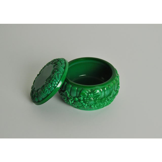 Emerald Green Malachite Glass Trinket Box, 1950s-1960s For Sale - Image 4 of 9