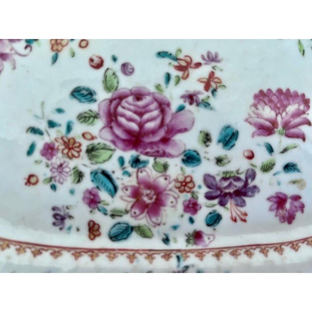 Ceramic 18th Century Chinese Export Famille Rose Porcelain Small Platter With Pink Scale Border For Sale - Image 7 of 16