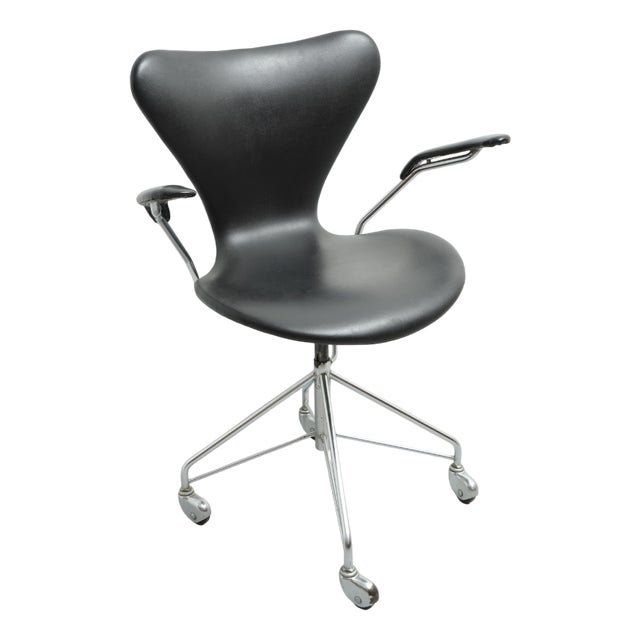 Model 3217 Swivel Desk Chair by Arne Jacobsen for Fritz Hansen, 1950s For Sale