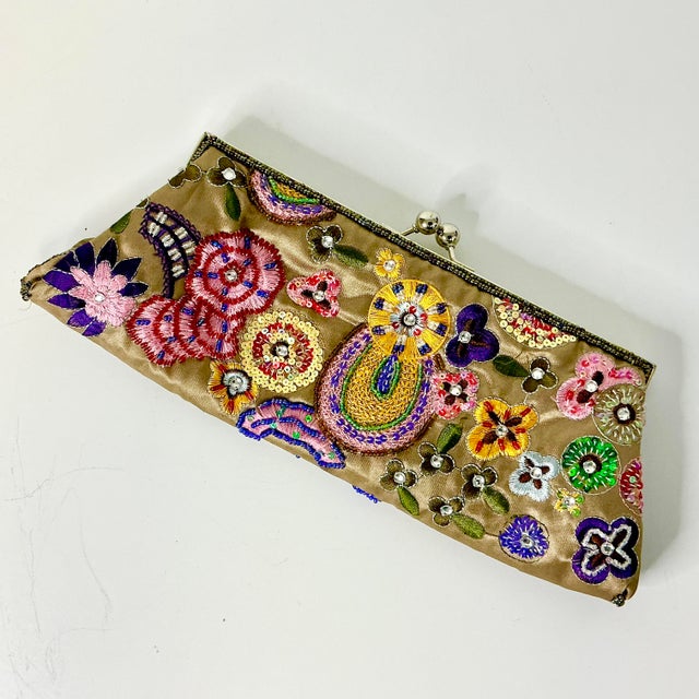 1960s Vintage Art Nouveau Boho Chic Hollywood Regency Hand Beaded Evening Bag Clutch. For Sale - Image 12 of 12