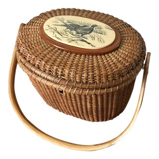 Signed Charles W. Conner III Scrimshaw Nantucket Farnum Style Basket For Sale