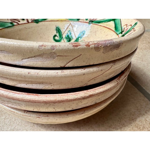 Traditional Hand-Painted Hutsul Ceramic Folk Art Wall Plates with Deer Motif in Glazed Terracotta, Ukraine / Romania, 1900s, Set of 4 For Sale - Image 18 of 18