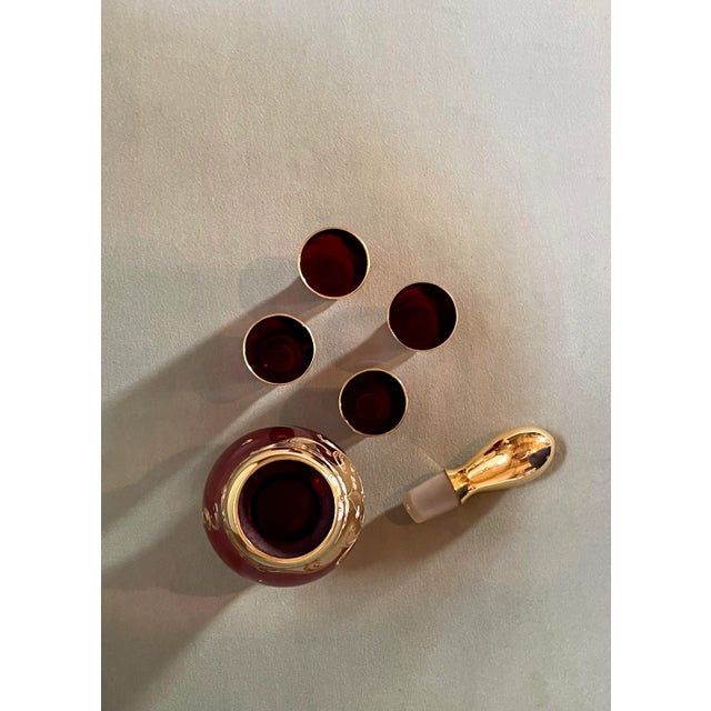 Vintage Ruby & Gold Glass Floral Decanter & Glass Set- 5 Pieces For Sale - Image 9 of 9