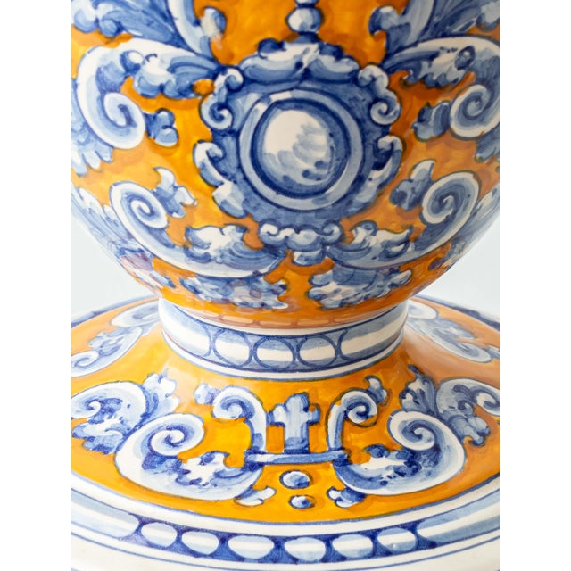 Vintage Talavera Pottery Table Lamp in Spanish Majolica with New Silk Lampshade For Sale - Image 10 of 15