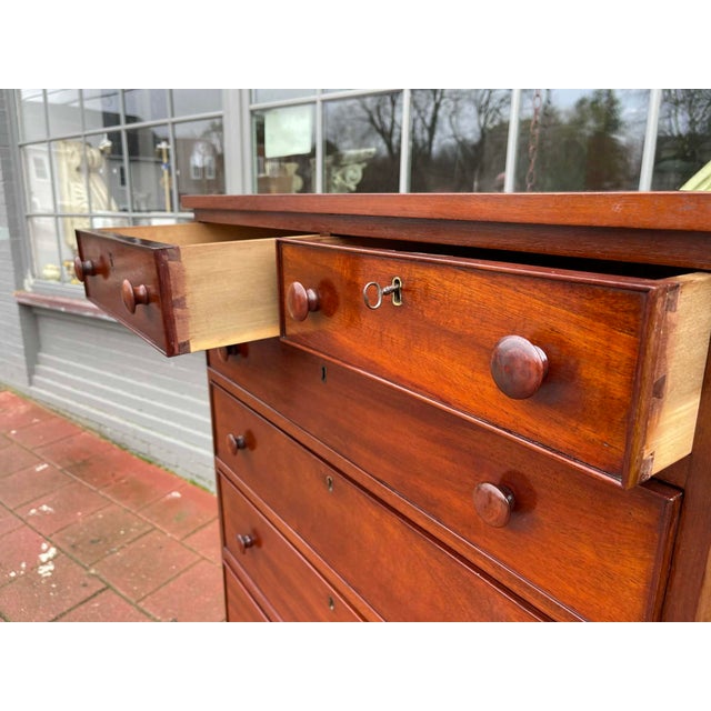 Victorian Mahogany Tall Chest of Drawers – 7 Graduated Drawers, Original Hardware For Sale - Image 9 of 14