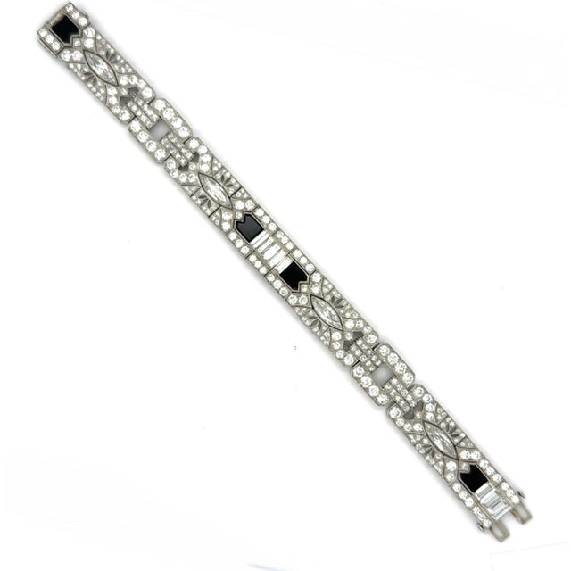 1920s Art Deco, 15.50 Carats Diamond and Onyx Bracelet, Platinum For Sale In Chicago - Image 6 of 6