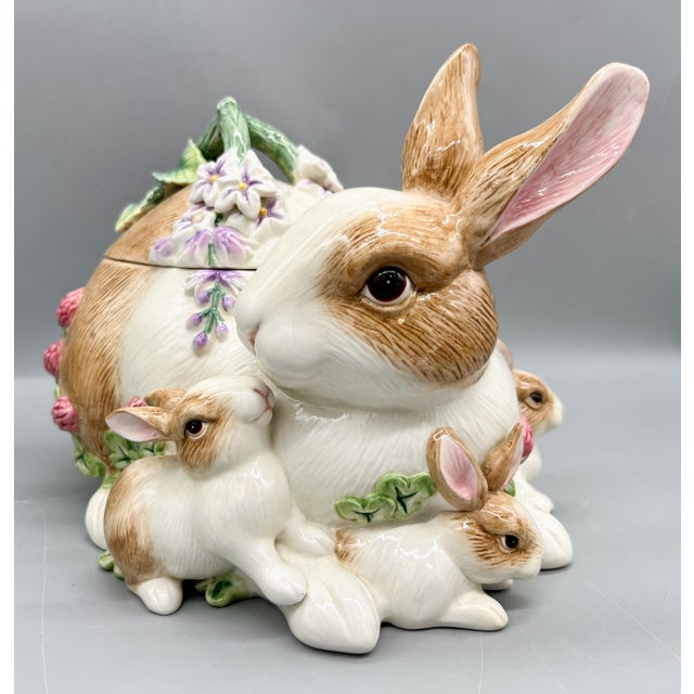 Farmhouse Fitz & Floyd Botanical Bunny Rabbit Family Ceramic Cookie Jar – Cottagecore / Spring For Sale - Image 13 of 18
