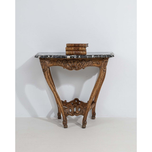 Early 19th Century France Louis XV Amber Wood Console Table For Sale - Image 4 of 10