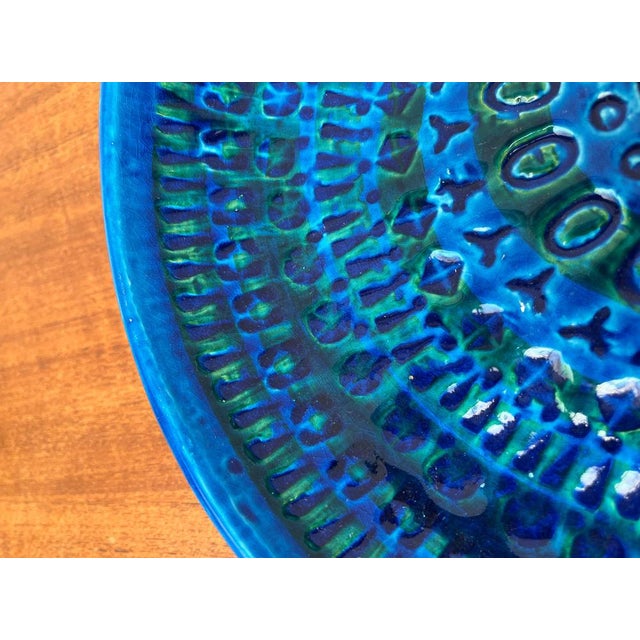 Large Mid-Century Italian Rimini Blu Pottery Wall Plate by Aldo Londi for Bitossi, 1960s For Sale - Image 6 of 18