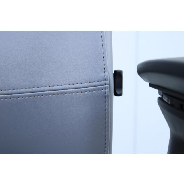 Steelcase New Amia Executive Ergonomic Office Chair Gray Vinyl, Fully Adjustable For Sale - Image 14 of 18