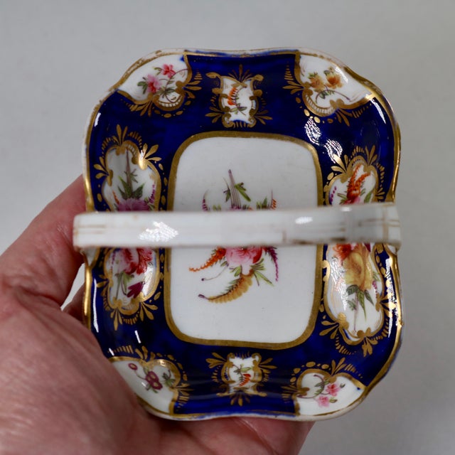 Early 19th Century A Small Antique Porcelain Basket Attributed to Coalport Early 19th Century For Sale - Image 5 of 10