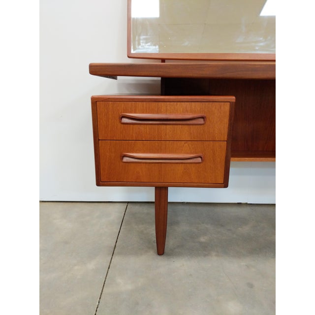 1960s Vintage Mid Century Modern Teak Dressing Table / Desk by G Plan For Sale - Image 5 of 8