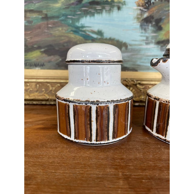 1970s Vintage Mid-Century Modern Midwinter Pottery Creamer and Lidded Sugar Bowl Set, Hand-Painted in England For Sale - Image 5 of 9
