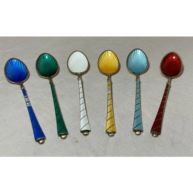 Add a touch of elegance to your dining experience with these exquisite Denmark demitasse spoons from ELo. Crafted from...