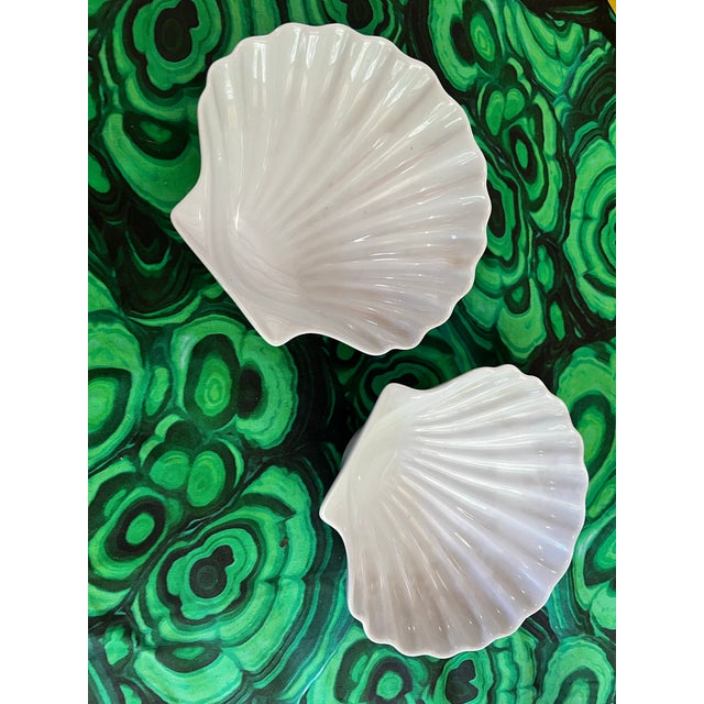 White Pair of White Ceramic Seashell Plates For Sale - Image 8 of 9