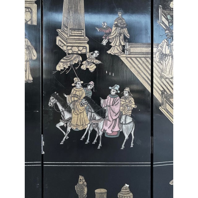 Mid 20th Century Monumental Chinese Lacquered 8-Panel Coromandel Screen Depicting Court Scenes For Sale - Image 4 of 18