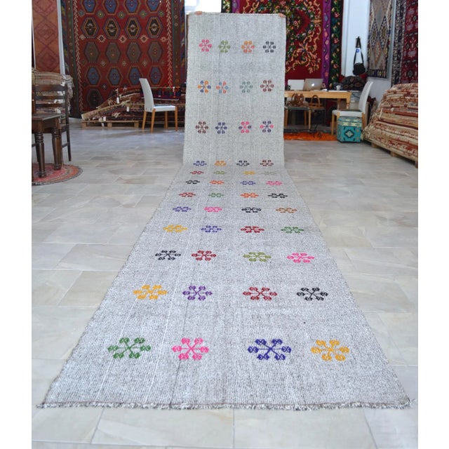 1960s Vintage Hand Woven Turkish Kilim Runner Rug Flat Weave Stair Runner Rug - 3′9″ × 19′2″ For Sale - Image 10 of 17