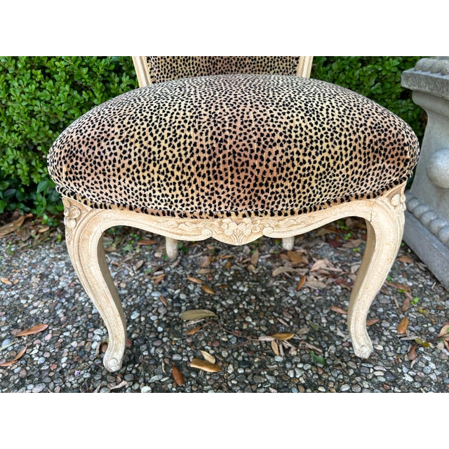 Brown 1920s French Louis XV Style Vanity Chair For Sale - Image 8 of 10