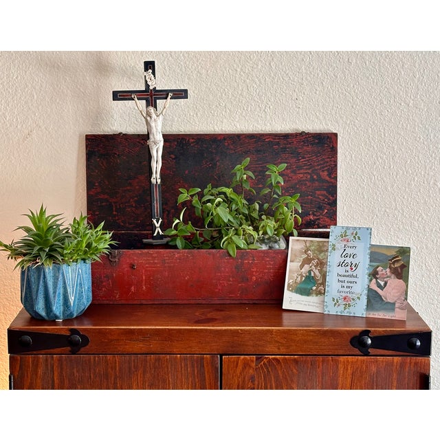 Early 20th Century Farmhouse Red Dovetail Trunk Box For Sale - Image 17 of 17