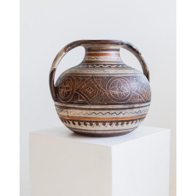 This vintage ceramic vase from the 1960s by Italica Ars is a beautiful example of decorative Italian pottery and...