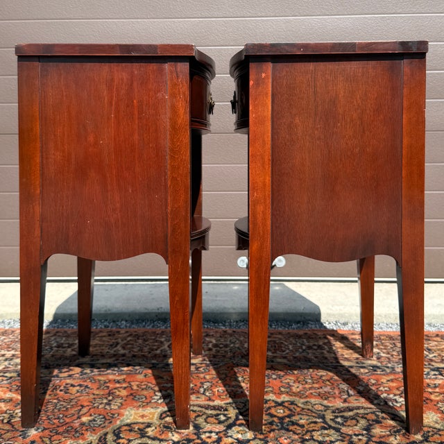 Vintage White Fine Furniture Federal Mahogany 1 Drawer Nightstands - A Pair For Sale - Image 11 of 18
