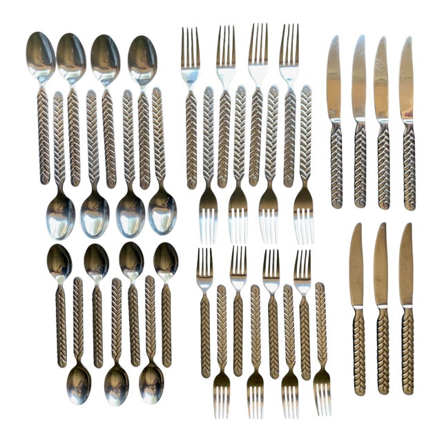 1980s Candellabra Woven Stainless Dinnerware Set by Cambridge Silver - 38 PCS For Sale