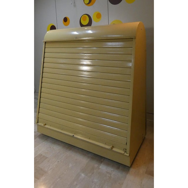 Metal Painted Iron Display Stand with Shutter Closure, Italy, 1960s For Sale - Image 7 of 18