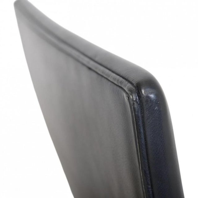 Oxford Chair in Black Leather by Arne Jacobsen, 2012 For Sale - Image 9 of 18