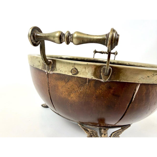 Victorian Silver Plate and Oak Trophy Bowl on Mercury Feet, 1870s, in Very Good conditions. Designed before 1890