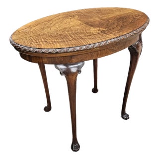 Early 20th Century Walnut Queen Anne Oval Convertible Game Table With Cabriole Legs For Sale