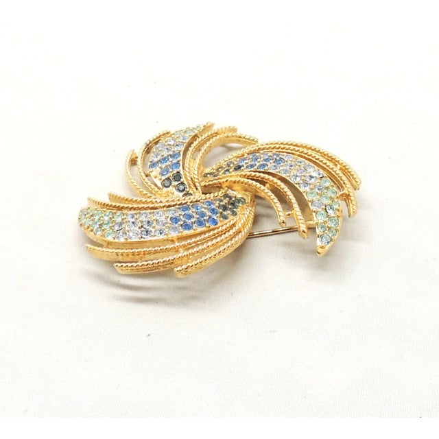 Napier Vintage 1960s Signed Napier Pave Ombre Rhinestone Swirl Brooch For Sale - Image 4 of 7