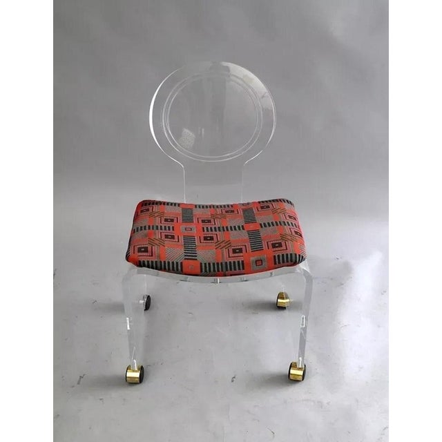 Vintage Mid Century Modern Clear Lucite Waterfall Vanity Chair by Hill Mfg. Item features thick clear bent lucite...