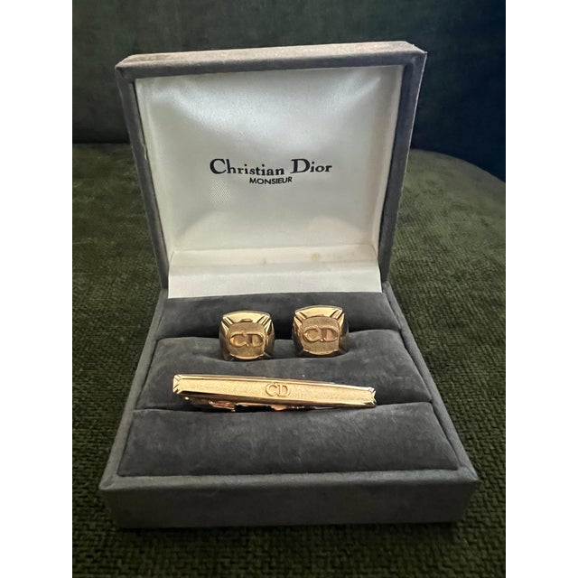 Art Deco Rare Vintage Christian Dior Gold Plate Cufflinks Circa 1990 In Original Case For Sale - Image 3 of 18