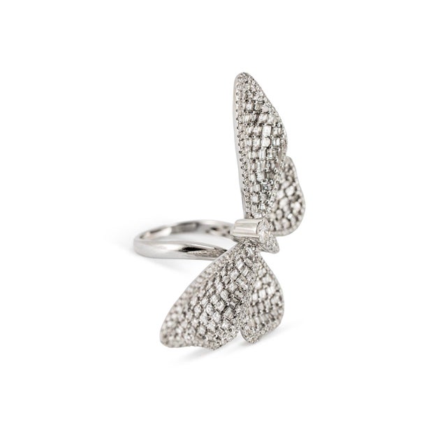 18k White Gold 7ctw Square Baguettes and Rounds Diamond Butterfly Cocktail Ring, Size 7 For Sale - Image 4 of 8