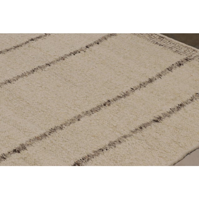 Contemporary Rug & Kilim’s Oversized Contemporary Textural Flatweave in Beige and Cream Tones For Sale - Image 3 of 8