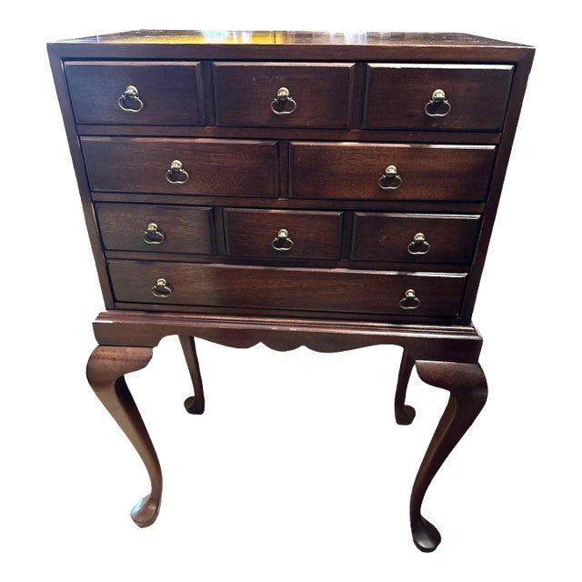 Vintage Hickory Chair Co. Mahogany Queen Anne Style Silver Chest of Drawers C.1940 For Sale