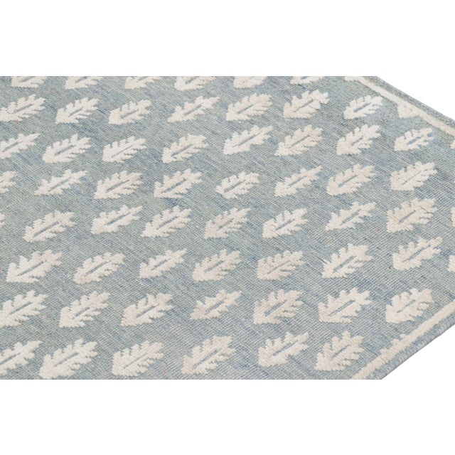 Rug & Kilim’s Modern Block Print Rug in Blue with White Floral Pattern - 10x14 For Sale In New York - Image 6 of 8