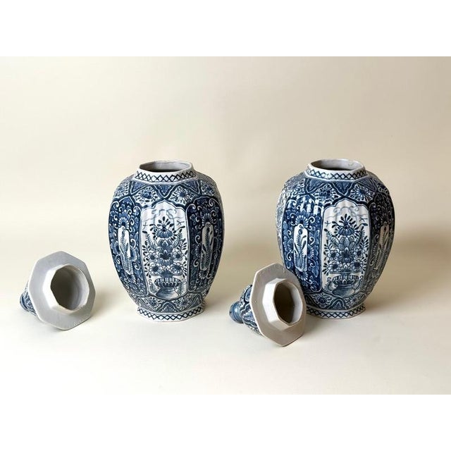 Blue Blue and White Lidded Faience Urns by Tichelaar Makkum, 1930s, Set of 2 For Sale - Image 8 of 14