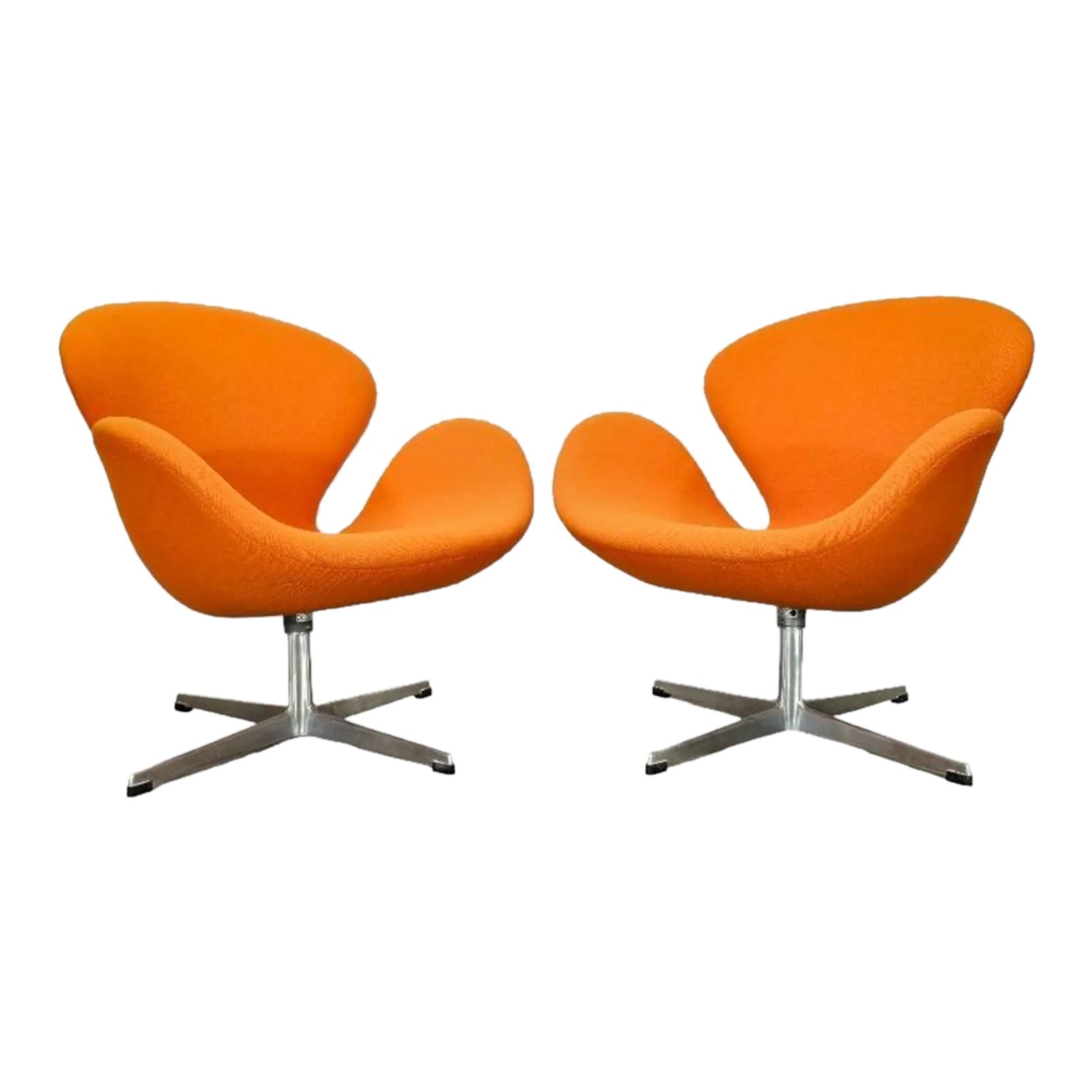 1960s Early Edition Swan Chairs by Arne Jacobsen for Fritz Hansen