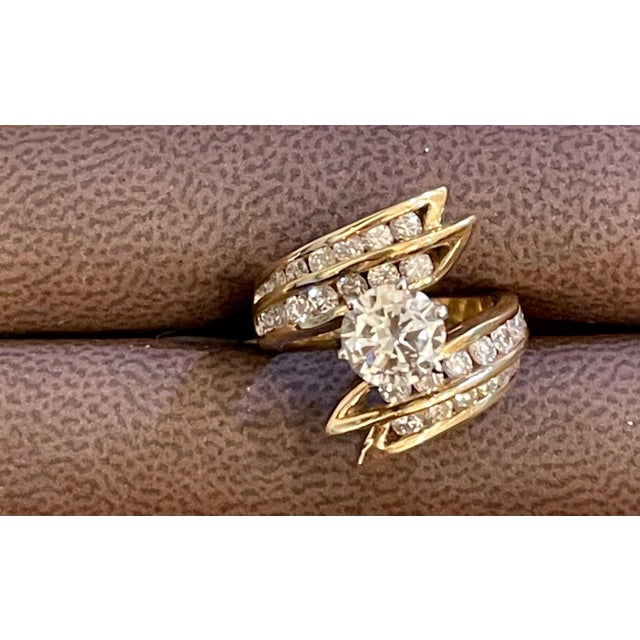 1.5 Carat Solitaire Round Shape 2.5 Total Diamond Engagement 14 Yellow Gold Ring For Sale - Image 14 of 18