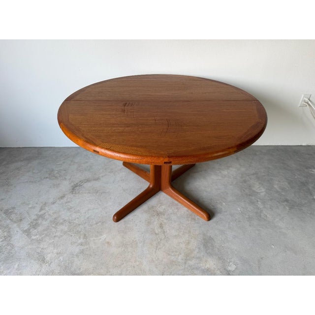 Brown 1970s Mid-Century Danish Modern Teak Expanding Round- Oval Dining Table For Sale - Image 8 of 18