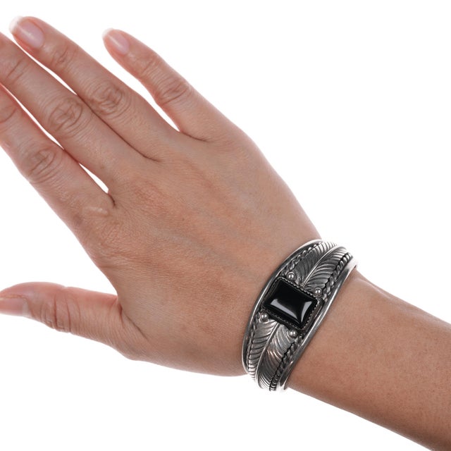 6" Native American sterling and onyx feather form cuff bracelet For Sale - Image 9 of 10
