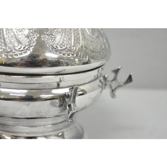Antique English Art Nouveau Silver Plated Covered Butter Serving Dish W / Birds For Sale In Philadelphia - Image 6 of 15