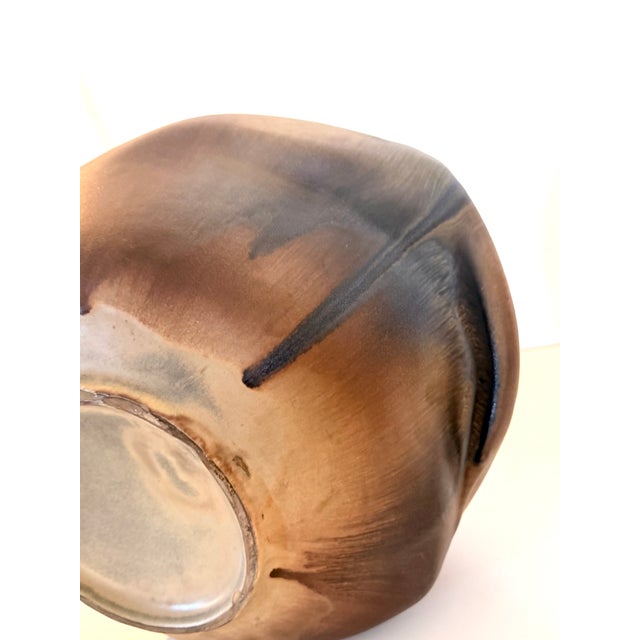 Brown Lacquered Ceramic Tulip Vase / Centerpiece attributed to Giacomo Onestini, 1970s For Sale - Image 14 of 15